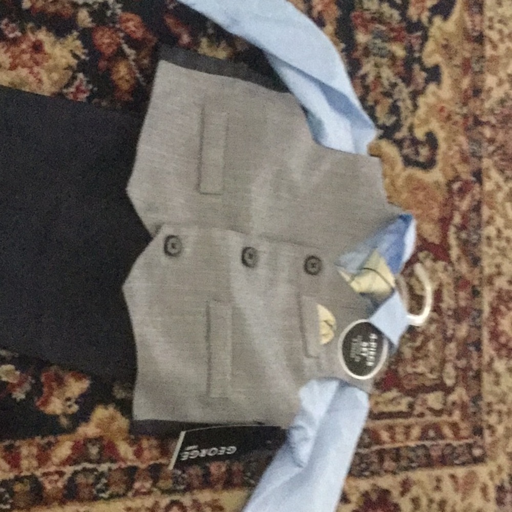 18 month boy’s 4 piece suit. New with tags